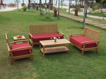 furniture jati outdoor dengan sofa spons