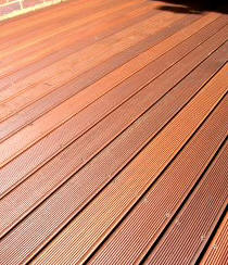 Llantai decking kayu ulin